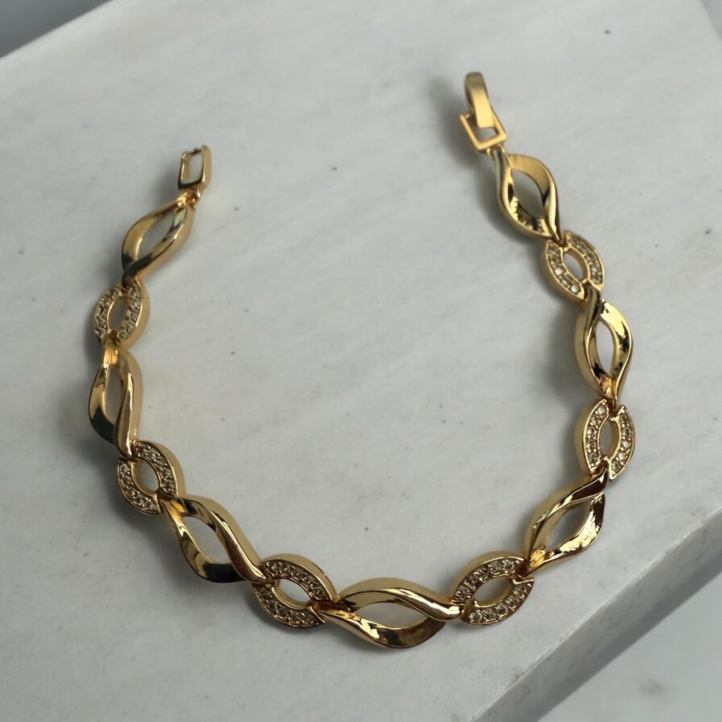 Wave Oval 18k Gold Electroplated Bracelet